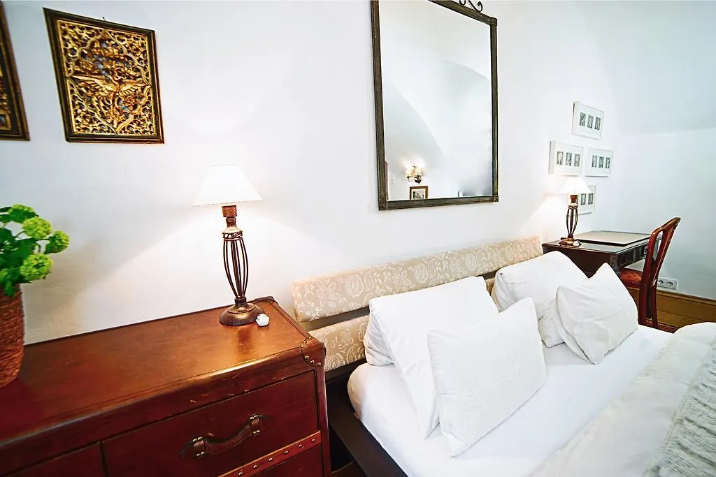 Salzburg Place To Stay 0*,